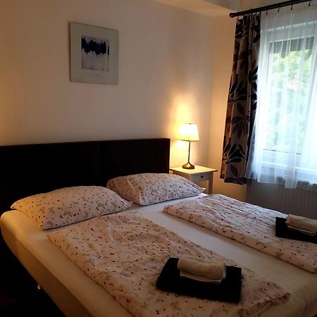 Adri Apartman Zalakaros Værelse billede