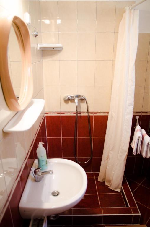Adri Apartman Zalakaros Værelse billede